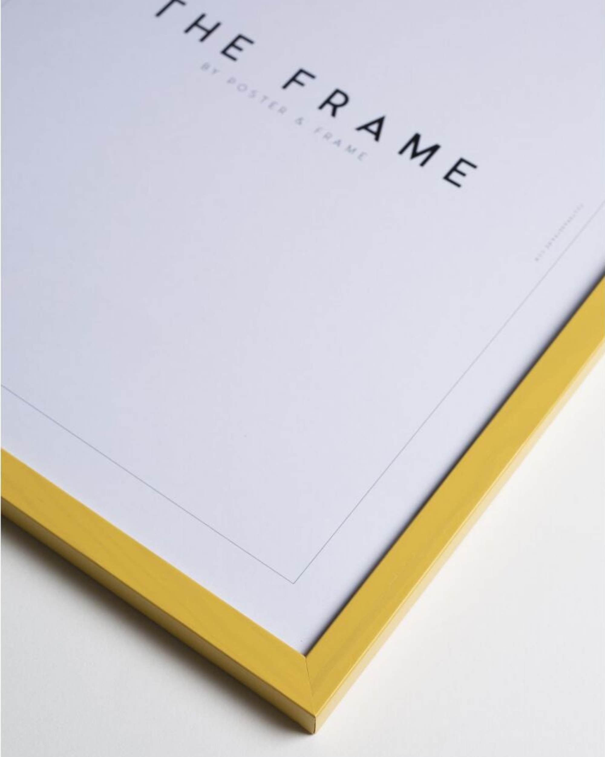 Gul bilderamme i heltre og glass fra Poster & Frame