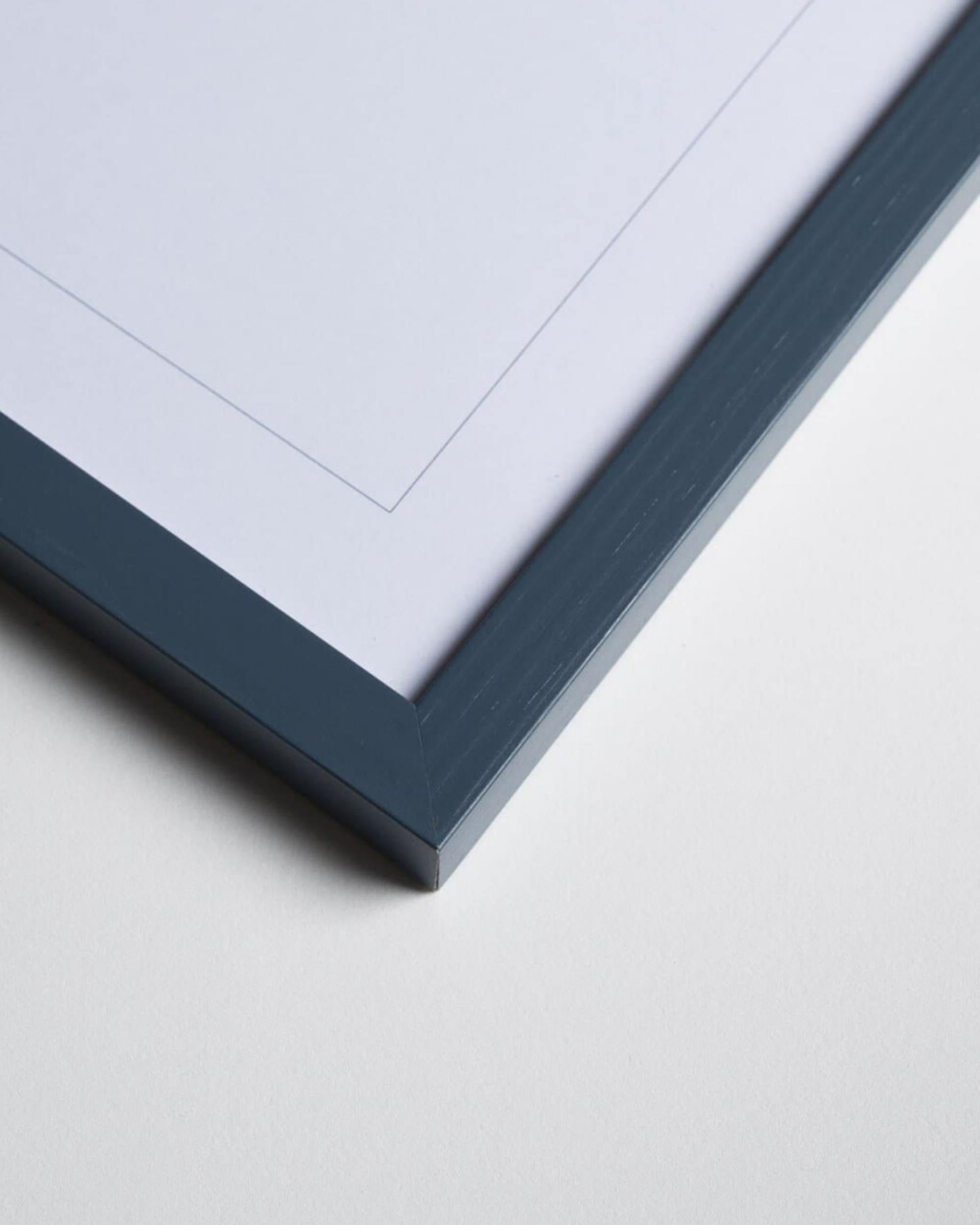 Petrolblå bilderamme i heltre og glass fra Poster & Frame