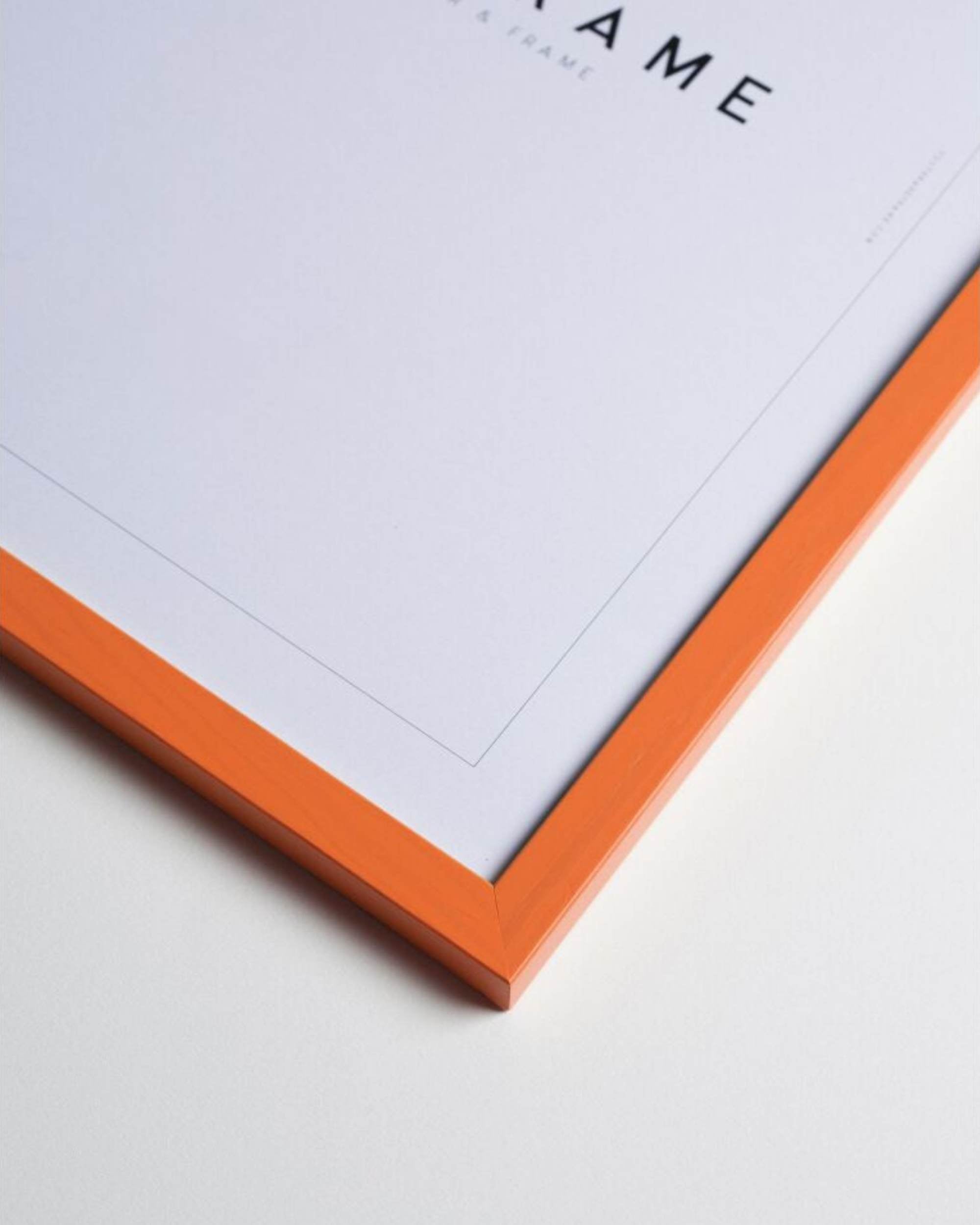 Orange bilderamme i heltre og glass fra Poster & Frame