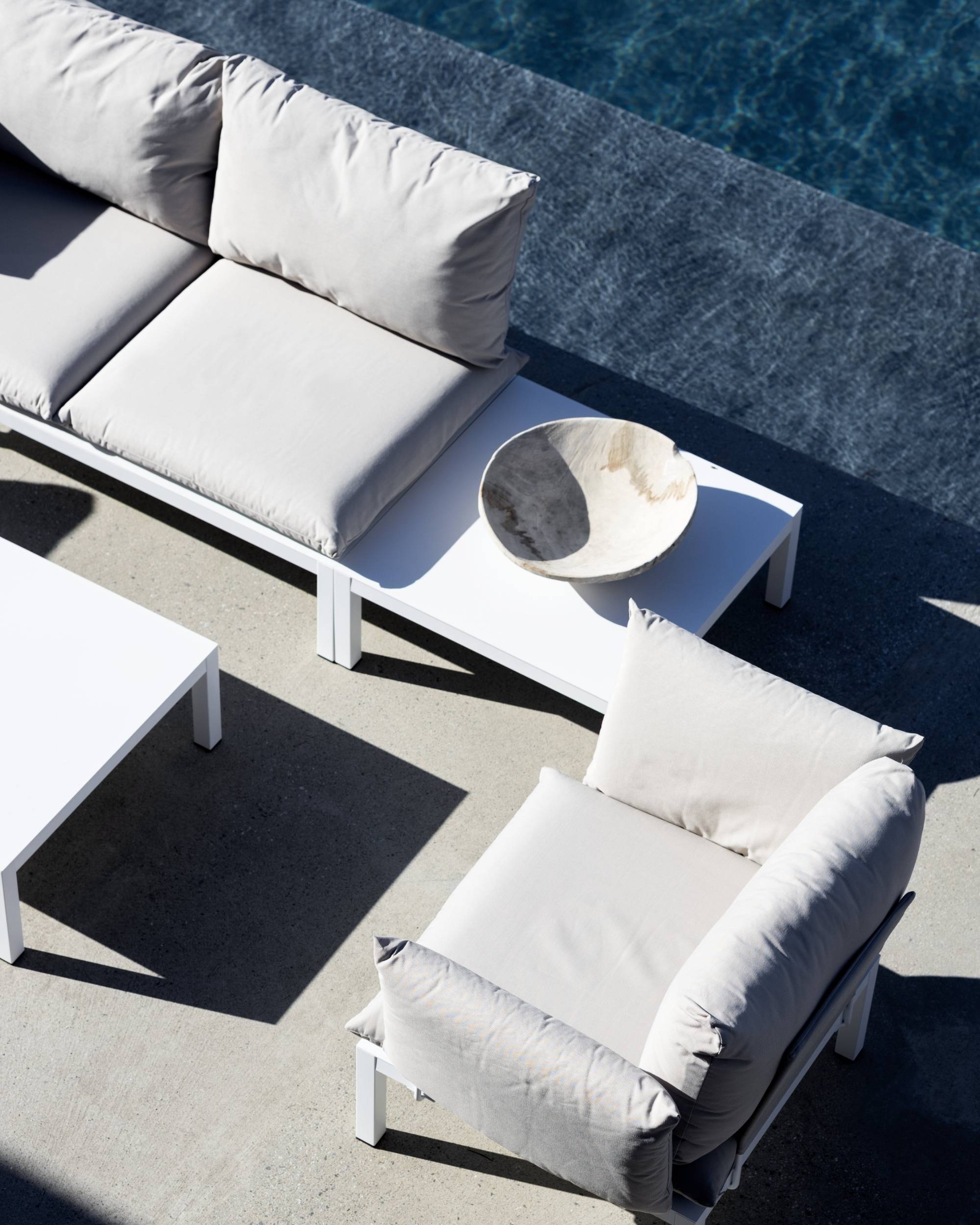 DOMINO Hjørnesofa med bord (ferdig kombinasjon) fra FIAM