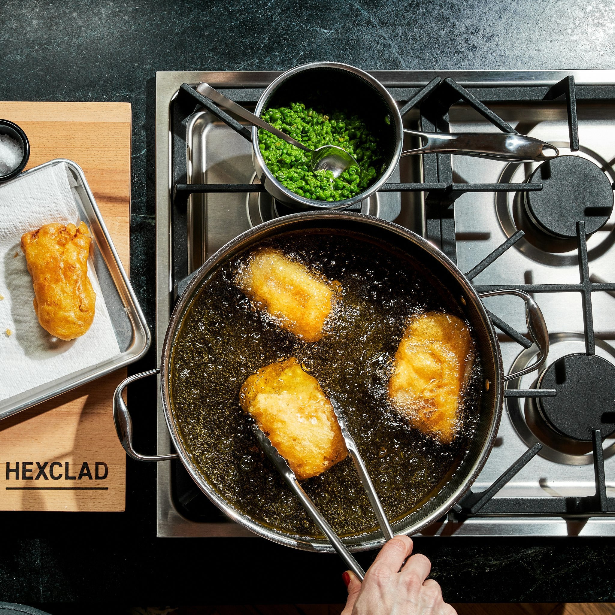 Dyp stekepanne med lokk fra Hexclad (30cm)