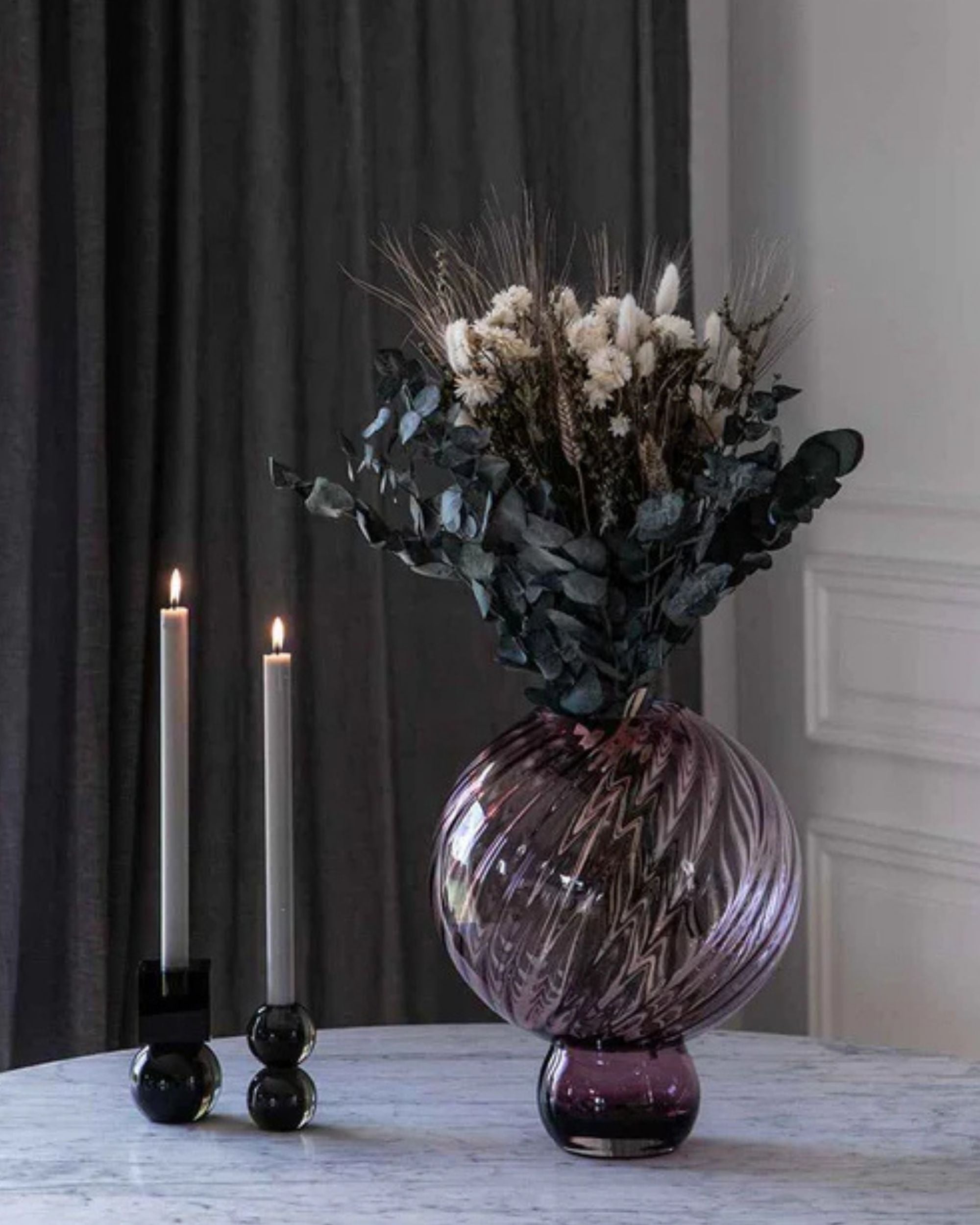 Plomme Meadow Swirl Vase Stor fra Specktrum