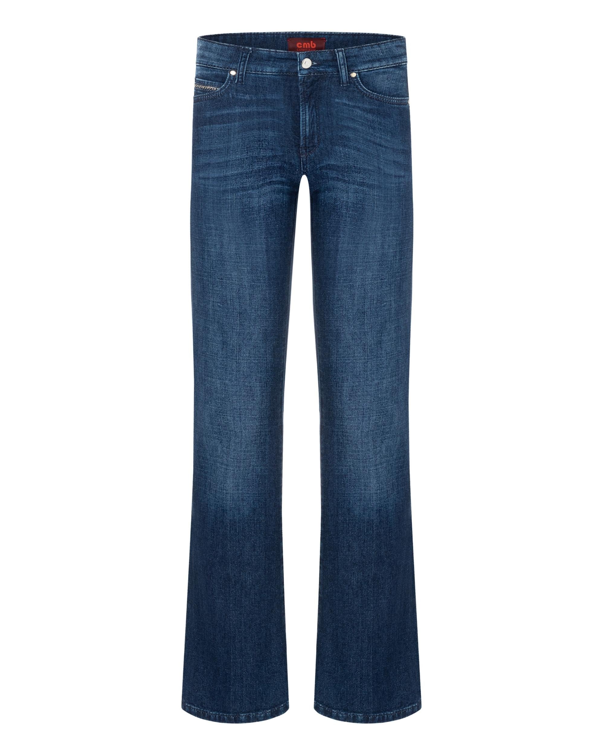 Cambio Paris Flared jeans i mørk blå denim. Detalj av sølvknapp og glidelås øverst.