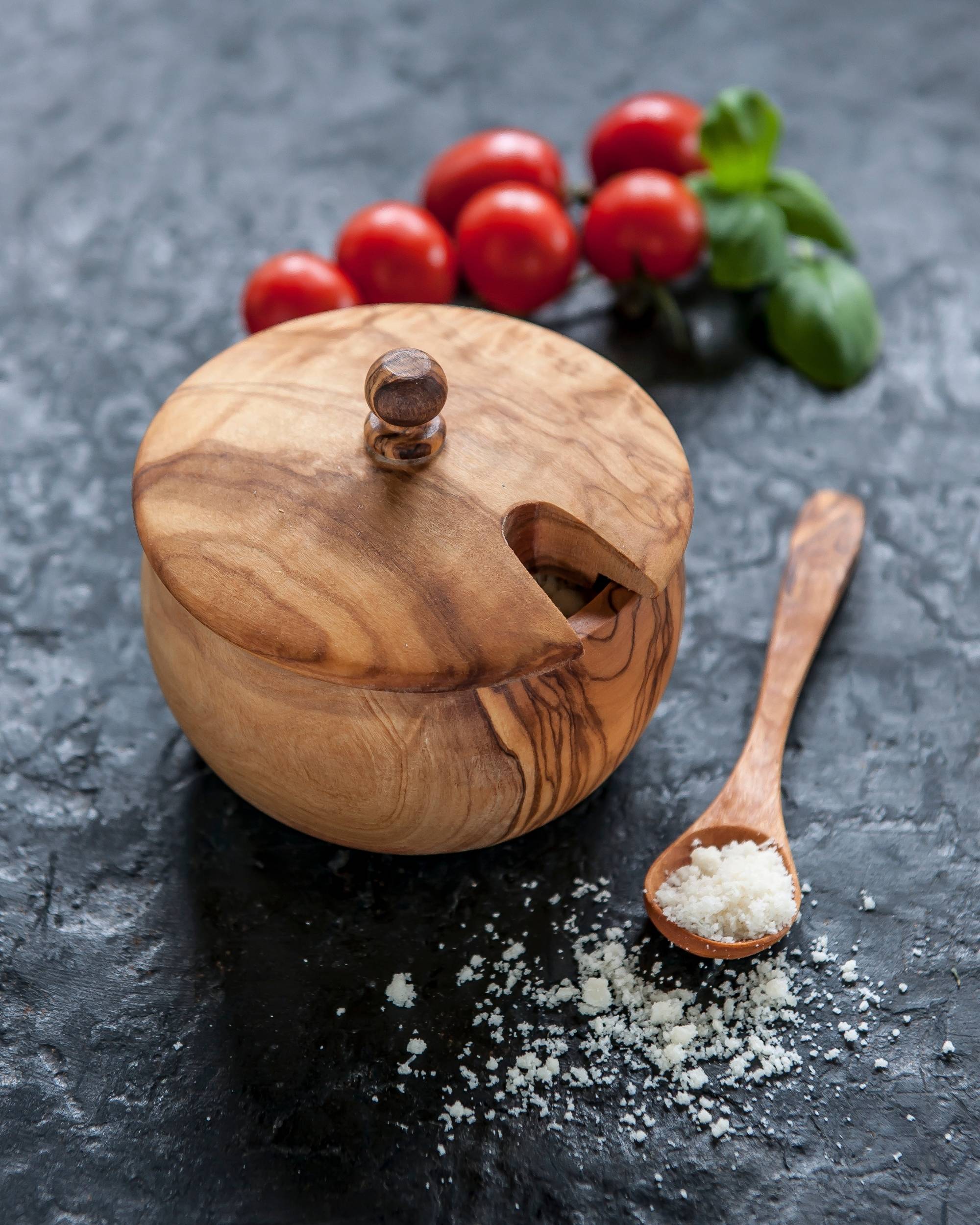 Parmesanboks med skje i tre fra OlivArte