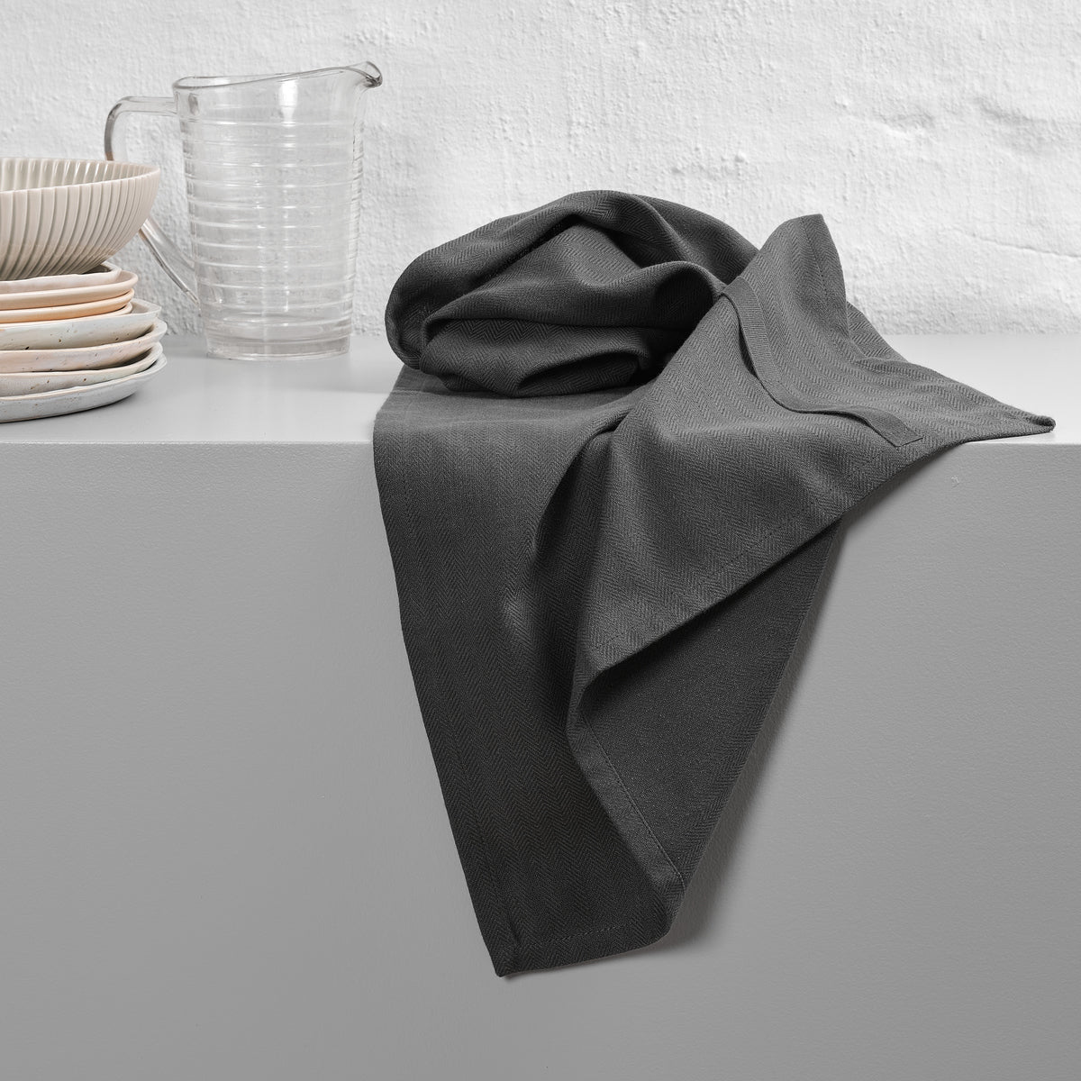 Stort dark grey kjøkkenhåndkle fra the organic company