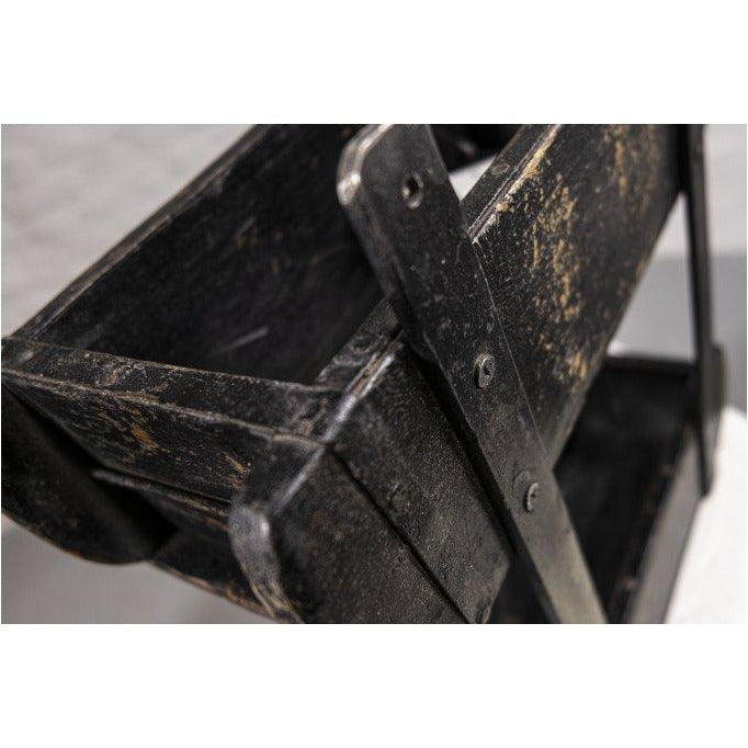 Svart hylle detalj fra Sjælsø Nordic