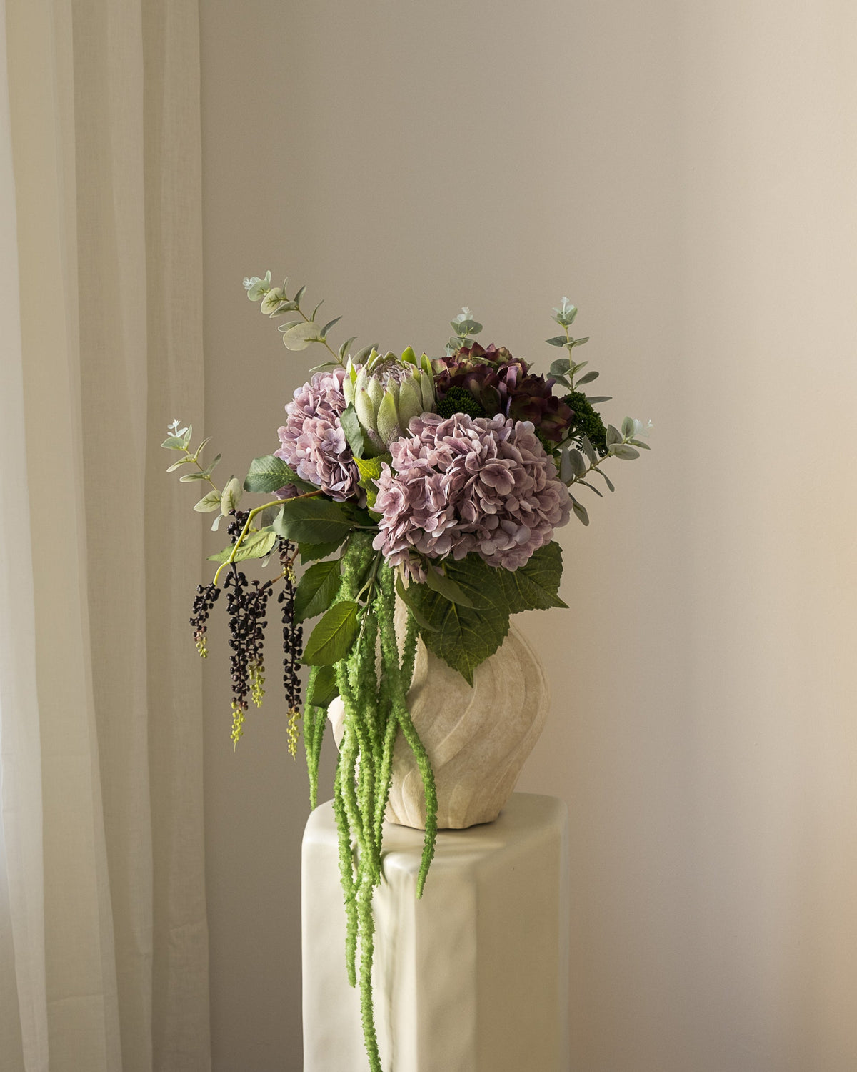 Eksklusiv «Damson Suede» Bukett fra Amarante – Buketter
