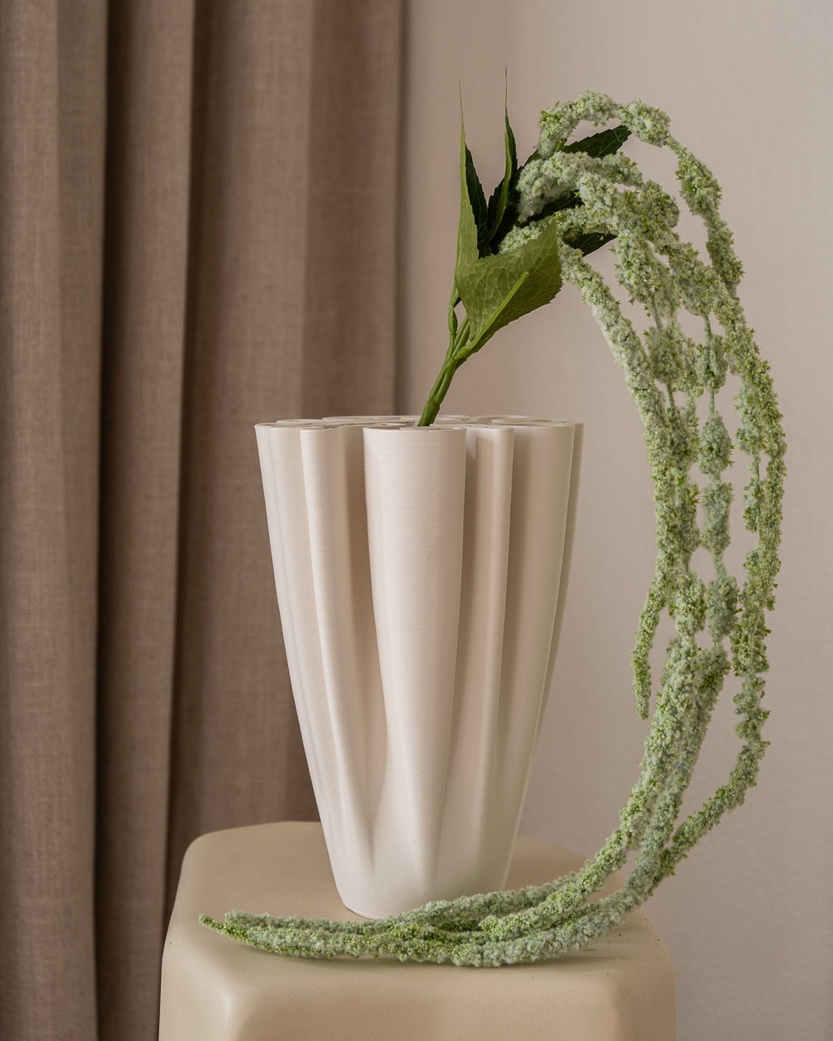 Amaranthus kunstblomst, lysegrønn fra Amarante sett forfra