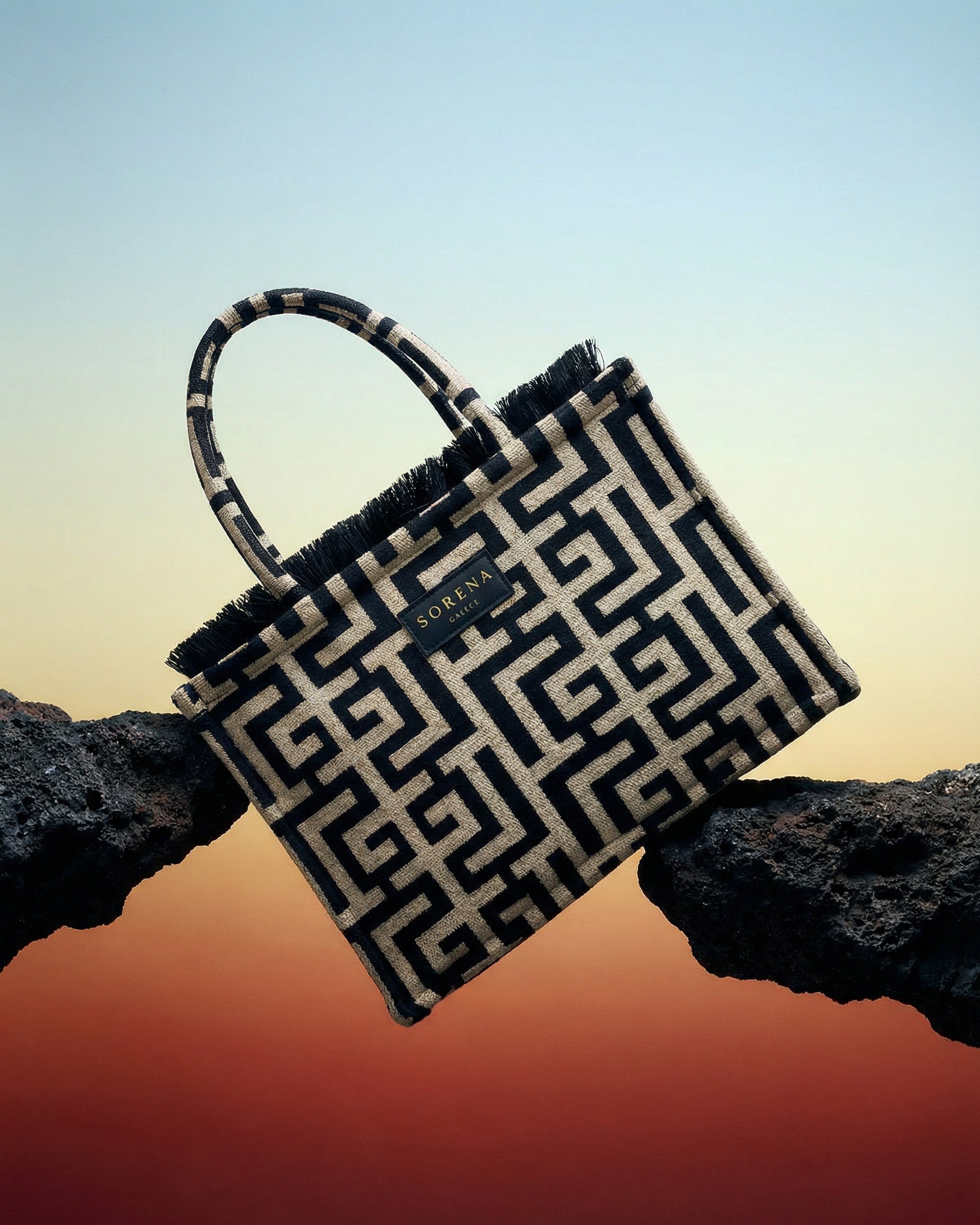 Domna Medium Tote Bag fra SORENA sett forfra