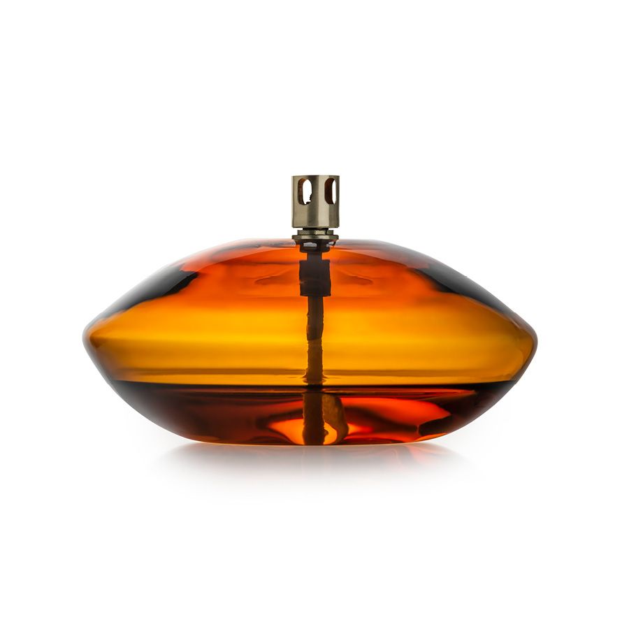 Oljelampen Aurora fra Hadeland Glassverk i amber farge