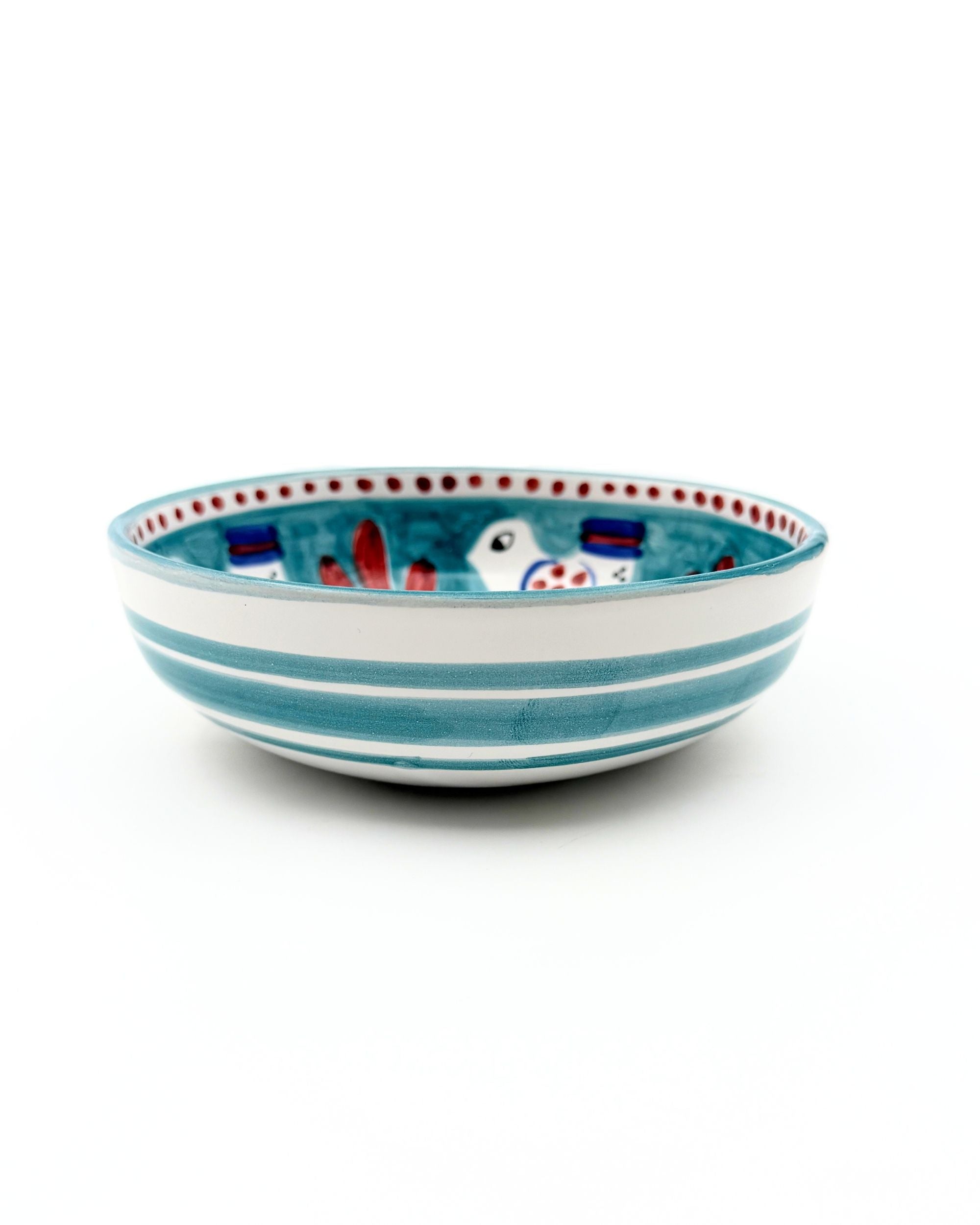 Dipinto Ceramics Amalfi bolle, detalj av turkise og hvite striper, med håndmalt dekor inni kanten med røde prikker, blomster