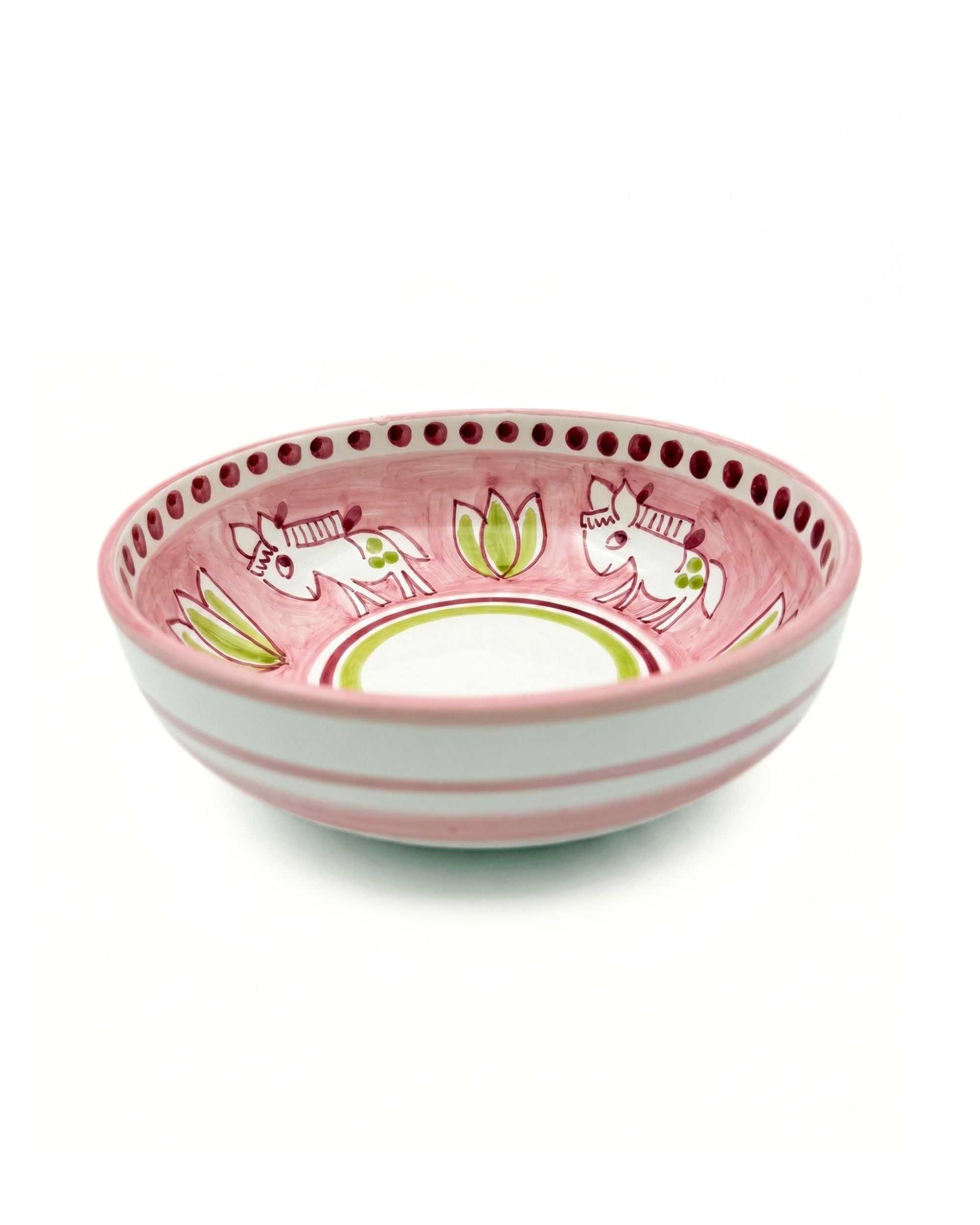 Dipinto Ceramics Amalfi medium bolle i hvit keramikk, rosa kant med hestemotiv, grønne blader og vinrøde prikker