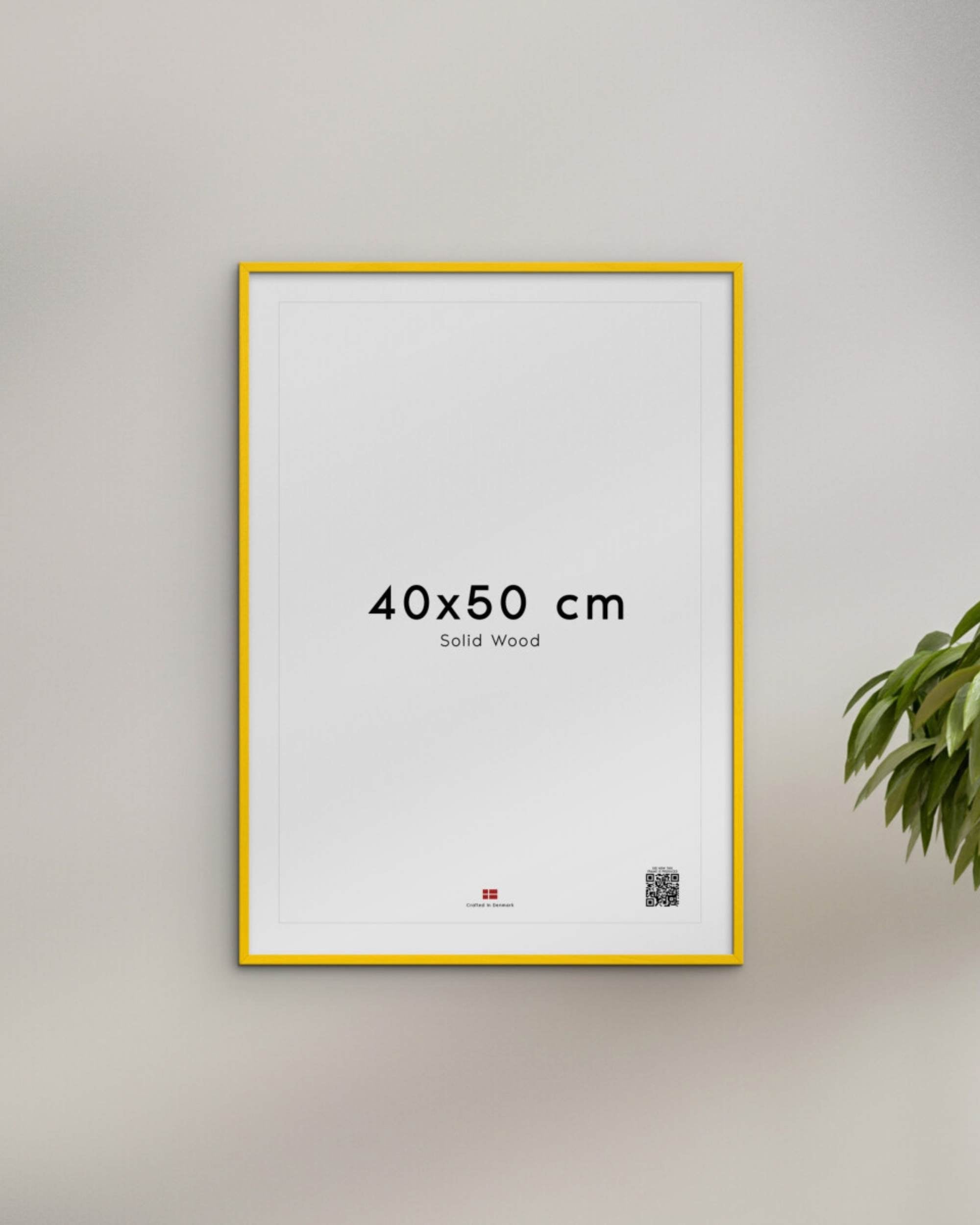 Gul bilderamme i heltre og glass fra Poster & Frame