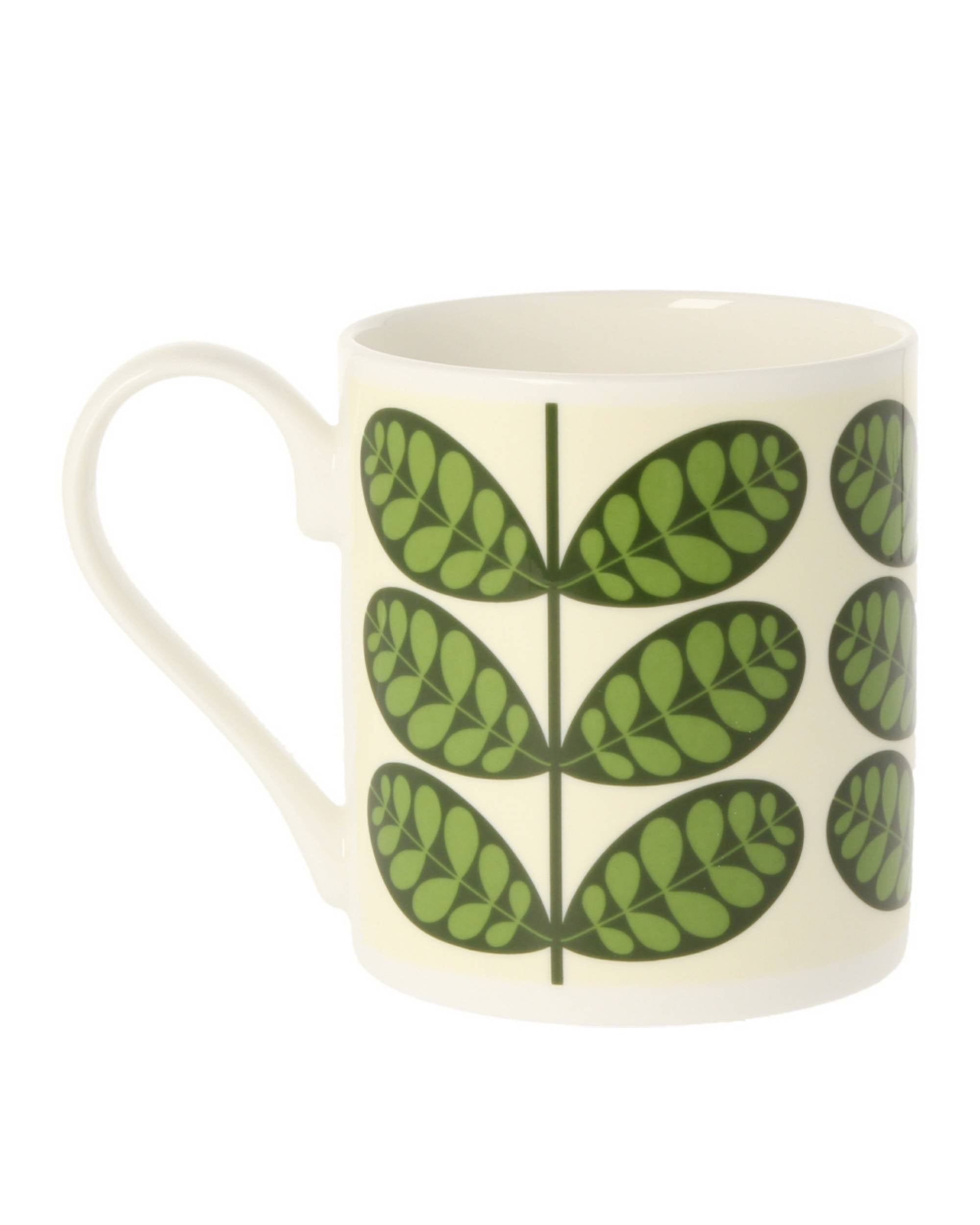 Orla Kiely Botanica Stems Green kopp i kremfarget keramikk med mørkegrønt blad-mønster, sidevisning.