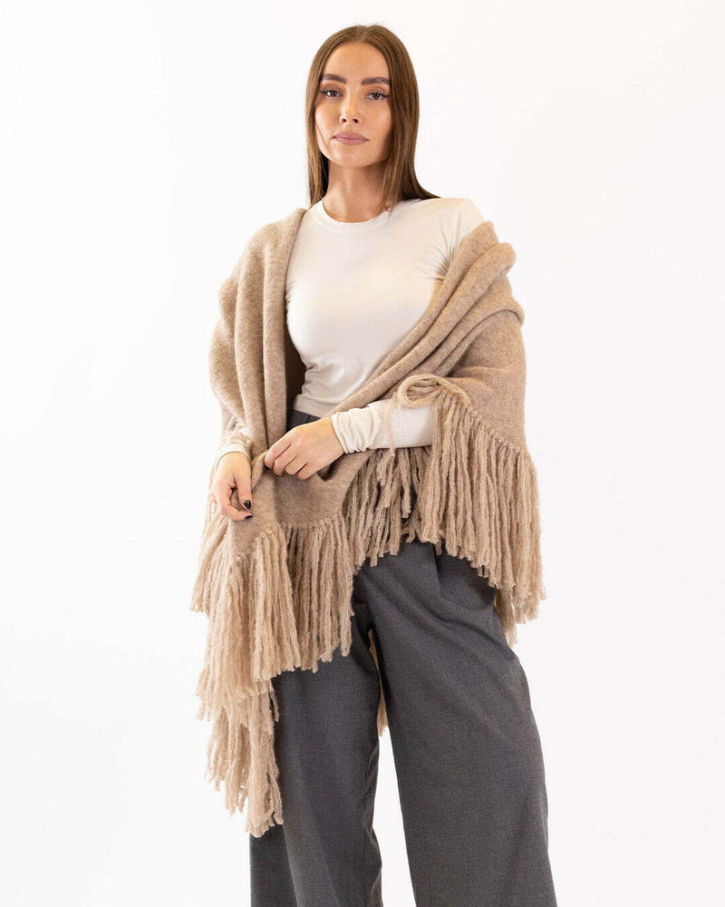 Nydelig beige sjal fra norske Dehn Design