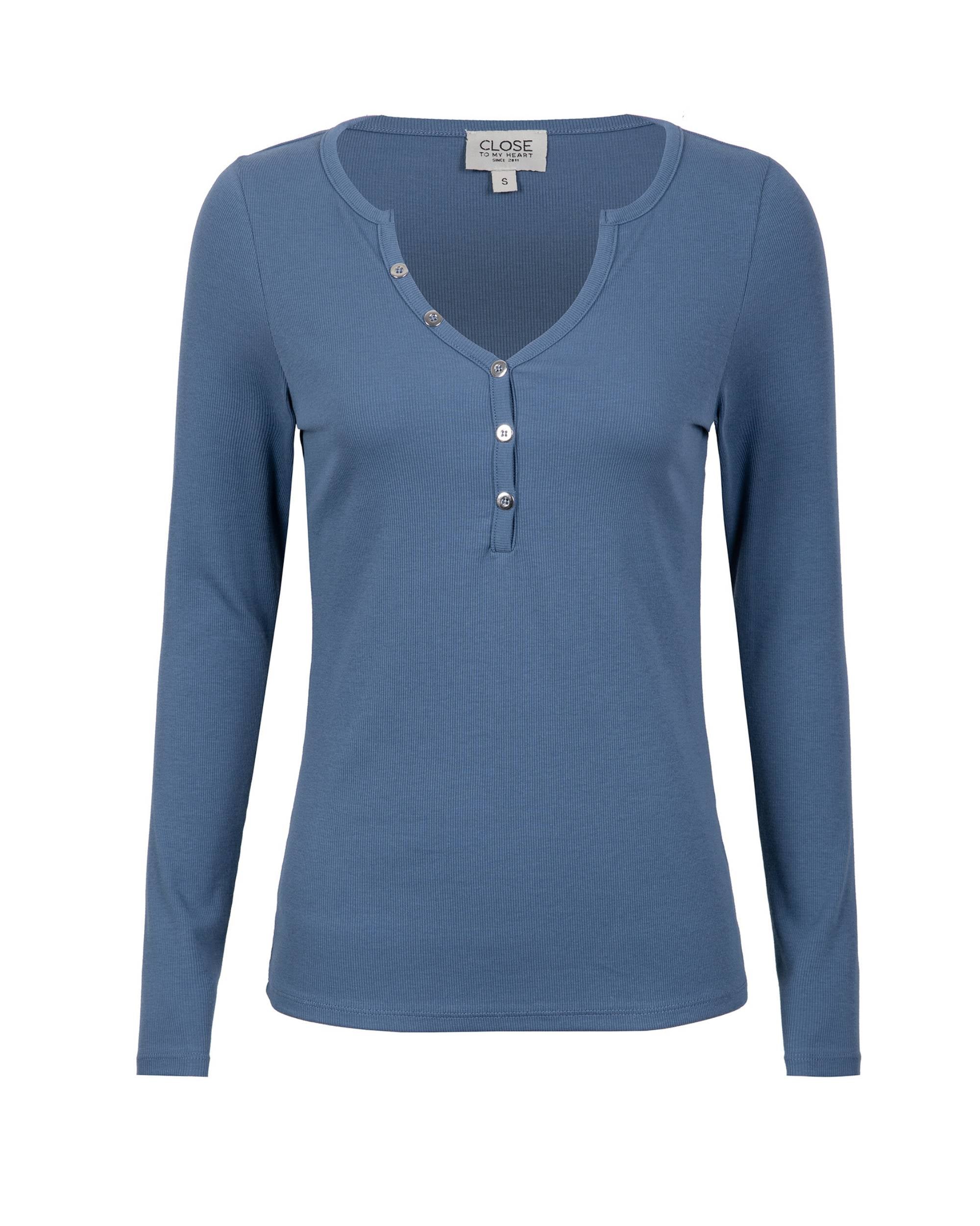 Close to My Heart Fanny Longsleeve i ribbestrikket blå bomull med dyp rund hals og knapper