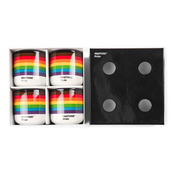 gavepakning med cortado pride kopper fra pantone